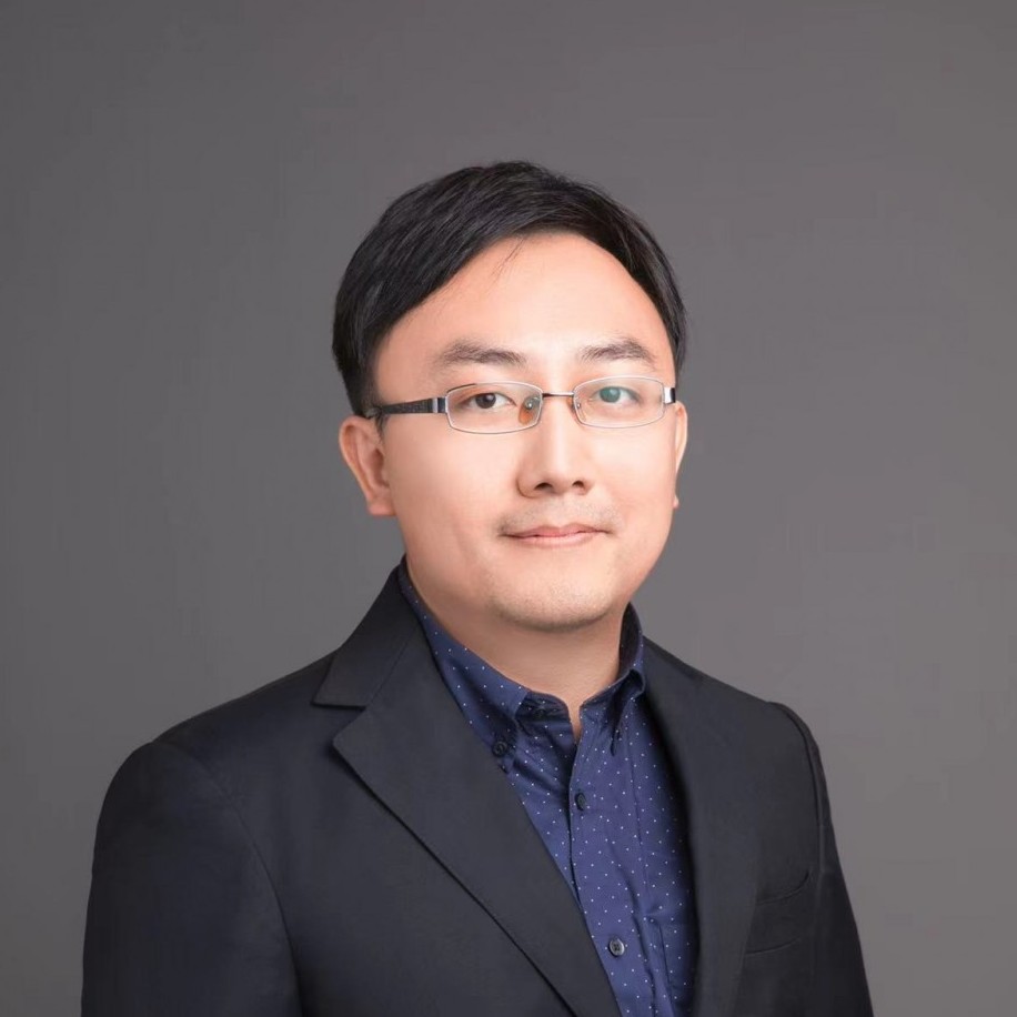 Portrait of Dr Yicheng Wang